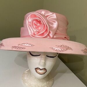 Beautiful Dress Hat / Church Hat by Gospel